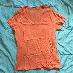 V-neck tee